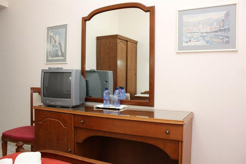 Achilleas Pension ไฮดรา ภายนอก รูปภาพ